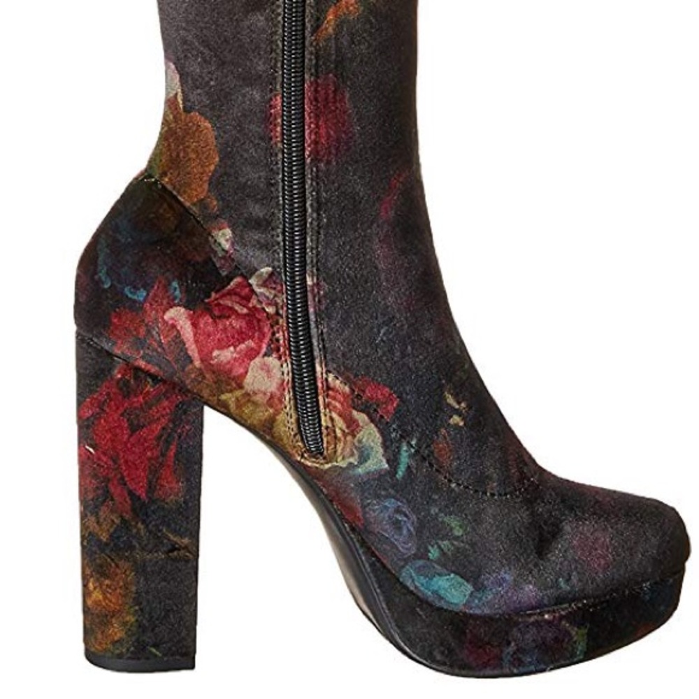 Super cute & fun over the knee boots! Perfect for Fall/Halloween. Make an offer!